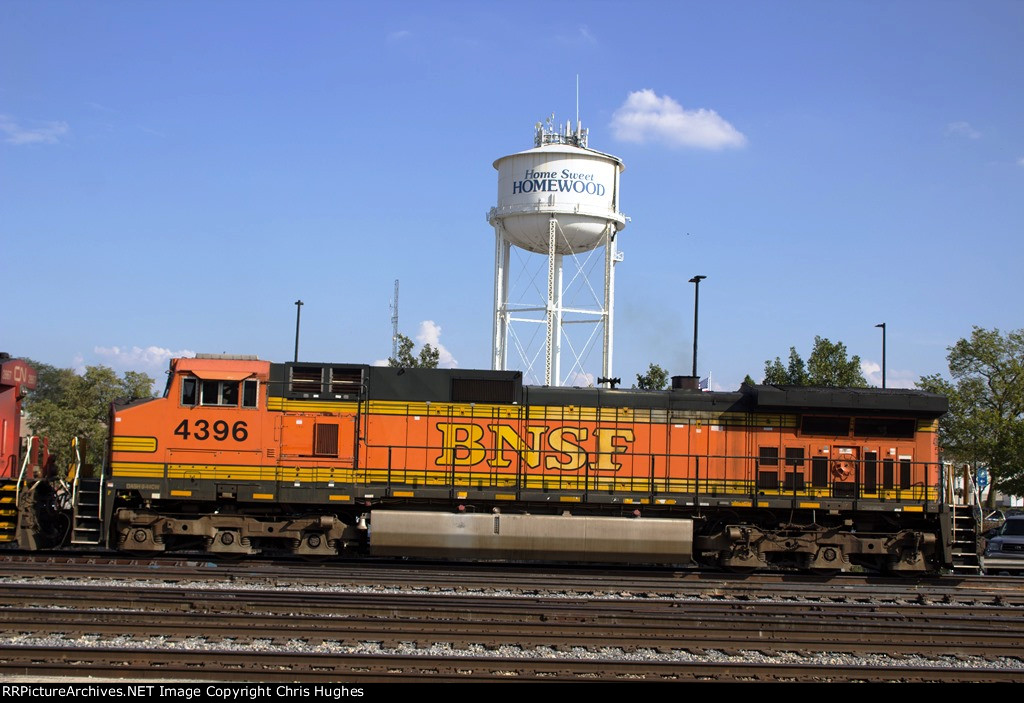 BNSF 4396 and CN 2867 sit in the yard in Homewood Illinois